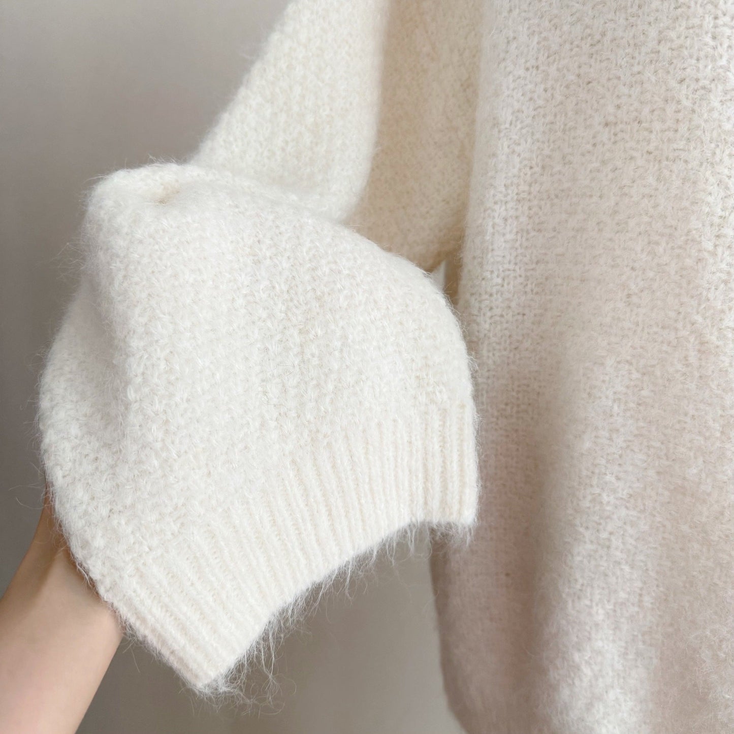 Maglione dalla vestibilità morbida sulle spalle
