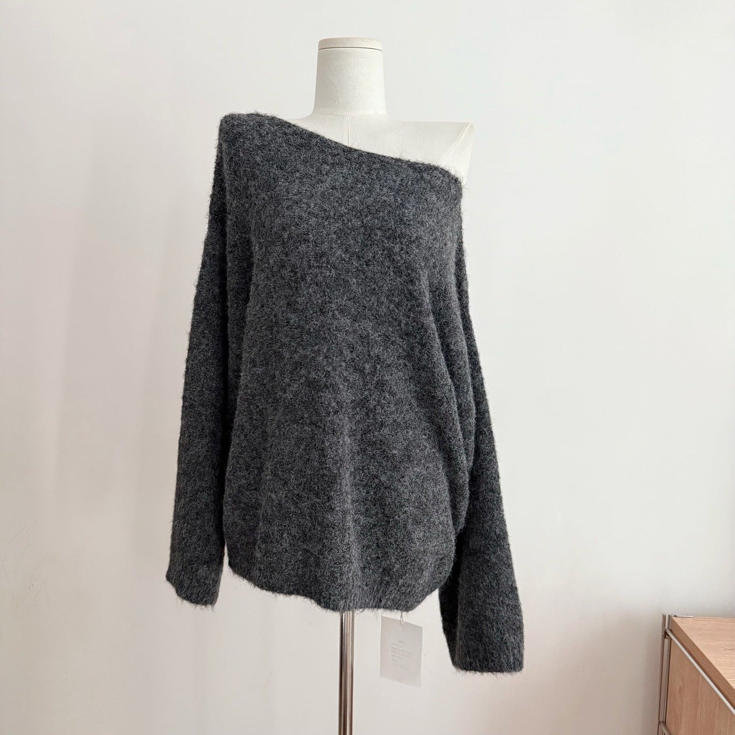 Maglione dalla vestibilità morbida sulle spalle